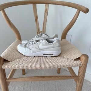 White Nike Air Men | Size 8.5